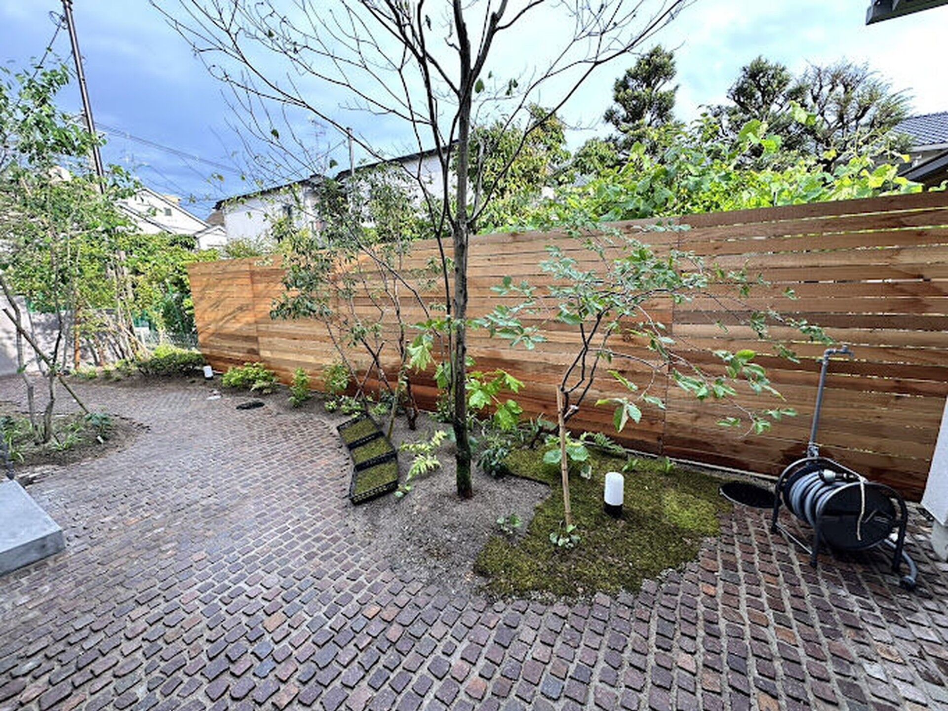 【京都市左京区下鴨】時を刻む広葉樹と光が織りなす洗練された住まい